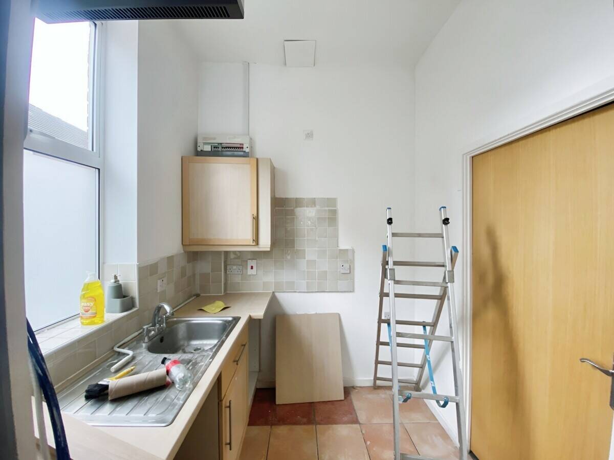 For Sale or To Let - Cafe Premises in Reading - London Street Photo 9