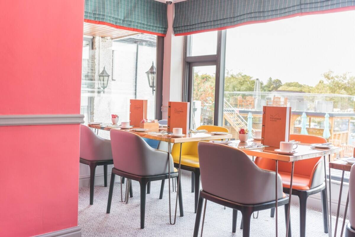 Prime Restaurant and Bar Lease Opportunity in Ambleside's Heart Photo 9