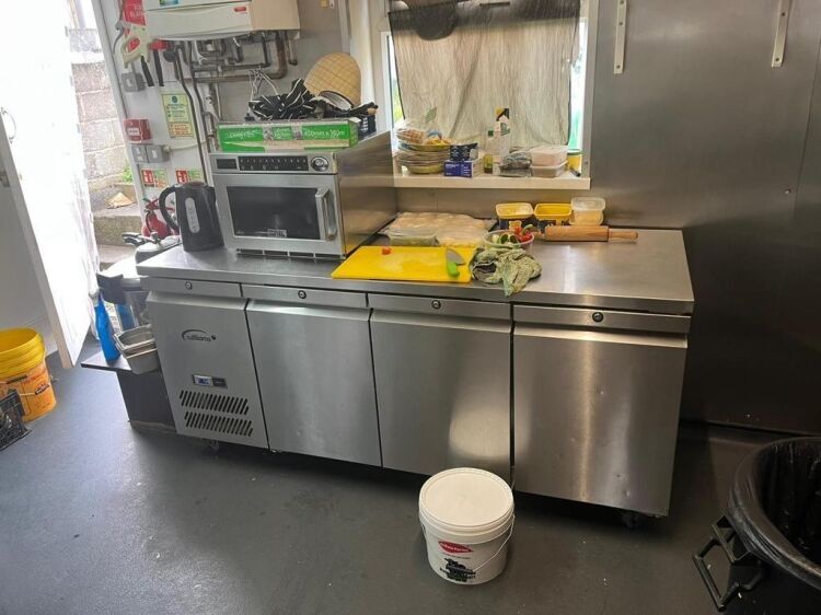 A partially fitted restaurant of approx 710 ft² benefiting from commercial extraction, bar, friends, and a partially fitted kitchen. we understan Photo 9