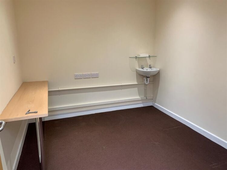 Well presented ground floor commercial premises of approximately 1,656 sq ft located on lockleaze road. the property comprises a large open plan area Photo 9