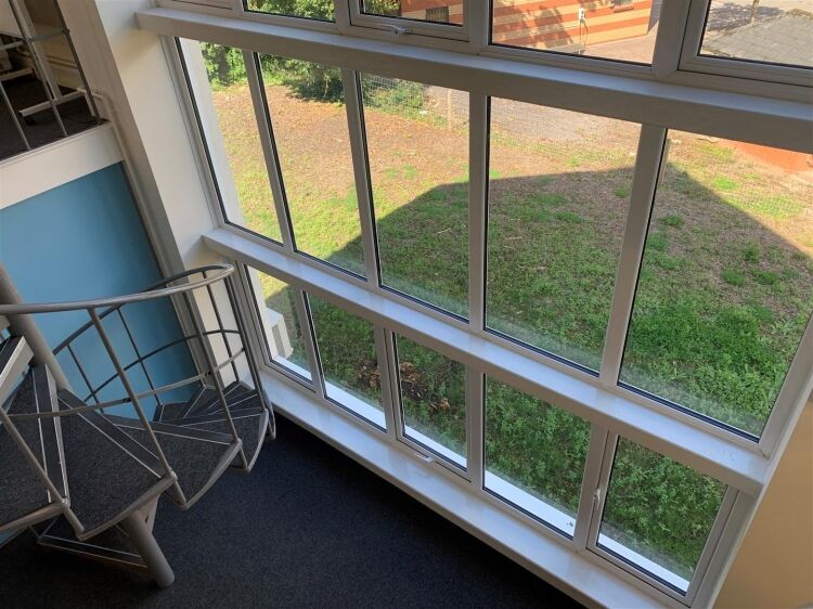 Spacious, Modern Offices with Parking in Woodlands, Bristol Photo 9