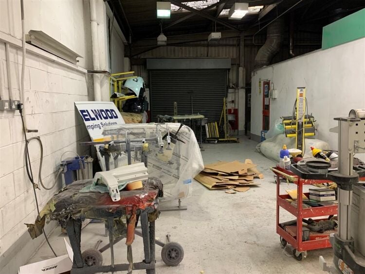 Prime for Redevelopment - Large Industrial Unit in Bristol with 6,284 sq ft Space Photo 9