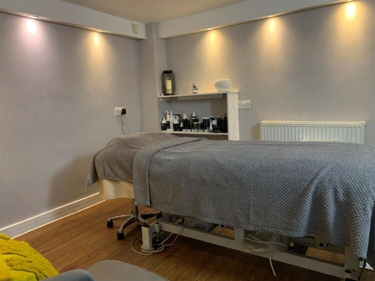 Versatile Retail Unit with Basement in Portishead Somerset, Ideal for Business Operations Photo 9