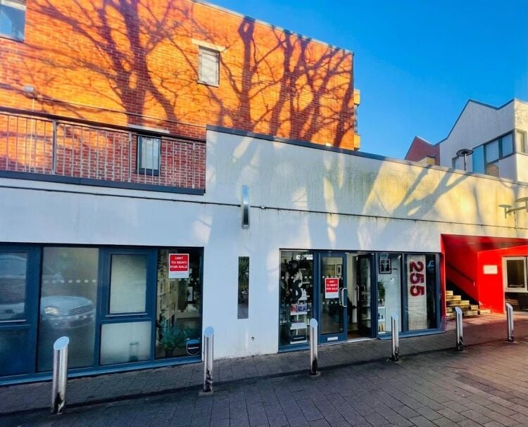 Modern Ground Floor Unit with Retail Frontage Available for Rent in Bristol Photo 9