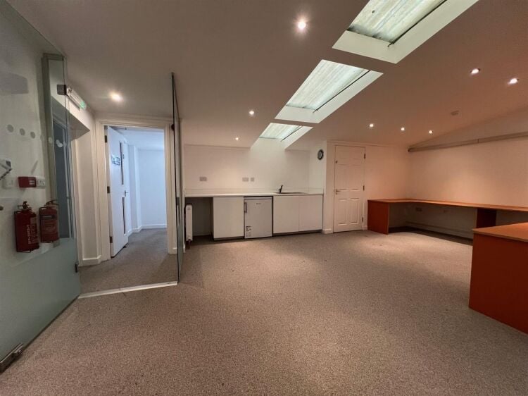 Professional Film and Photography Studio with Office Facilities for Rent in Bristol Photo 9
