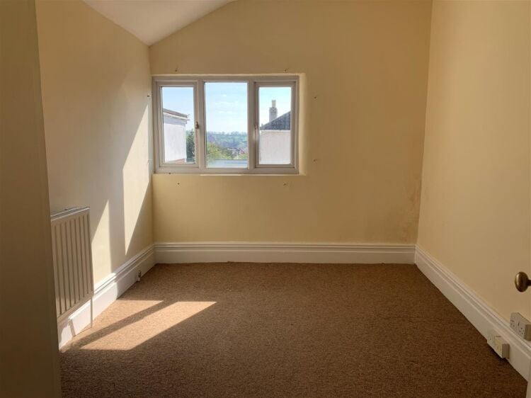 Prime 2-Storey Commercial Property on Gloucester Road, Bristol, Available for Sale Photo 9