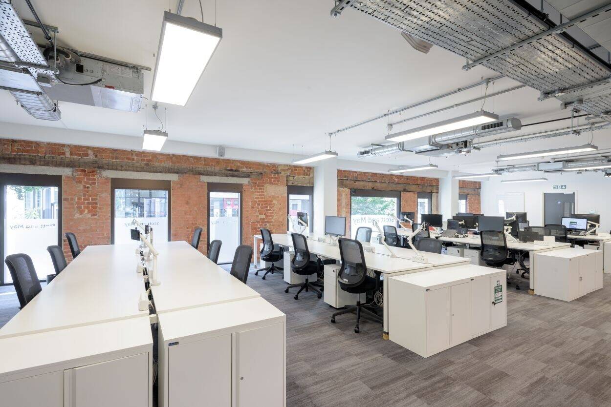 Premium Fully Fitted Office Available to Sublet in Reading Town Centre Steps from the Station Photo 9