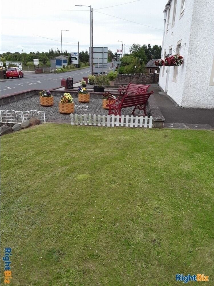 Prime Location 5-Bedroom Guesthouse for Sale in Gretna Green, Easy Access and Ample Parking Photo 8