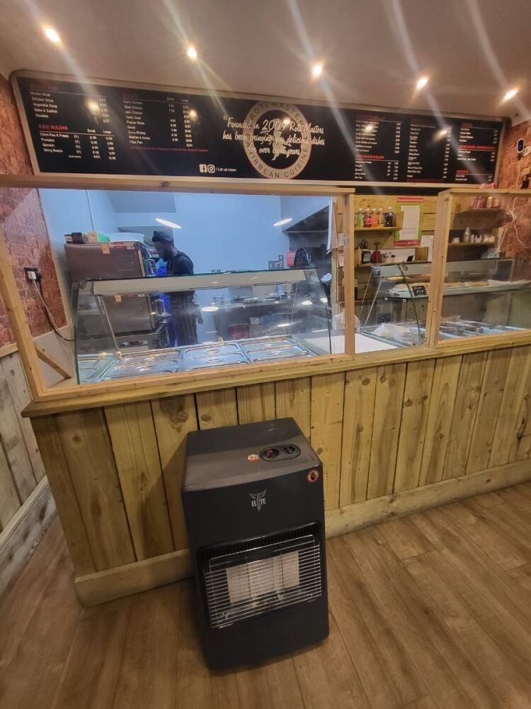 Caribbean restaurant business for sale in Sutton London with modern décor and loyal customer base. Photo 9