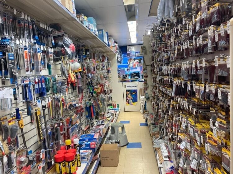 OPPORTUNITY TO ACQUIRE FREEHOLD LOCK UP SHOP OR DIY AND HARDWARE BUSINESS FOR SALE IN AMERSHAM WITH REF CS0621 Photo 9