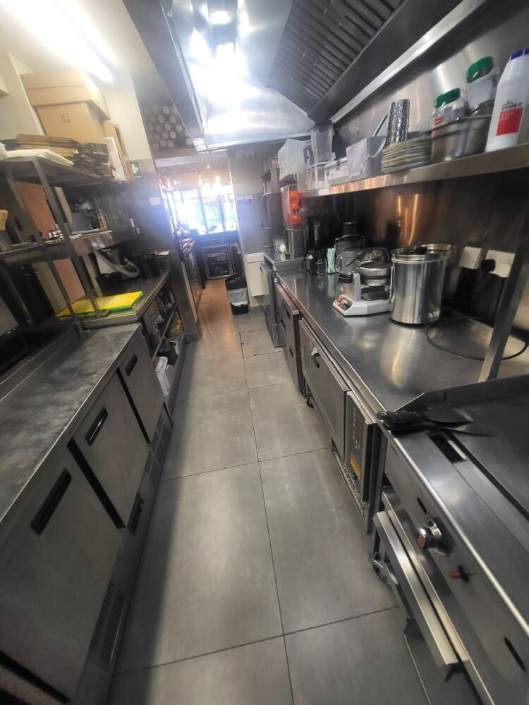 CAFE & BISTRO BUSINESS FOR SALE IN NORTH LONDON WITH CS0686 Photo 9
