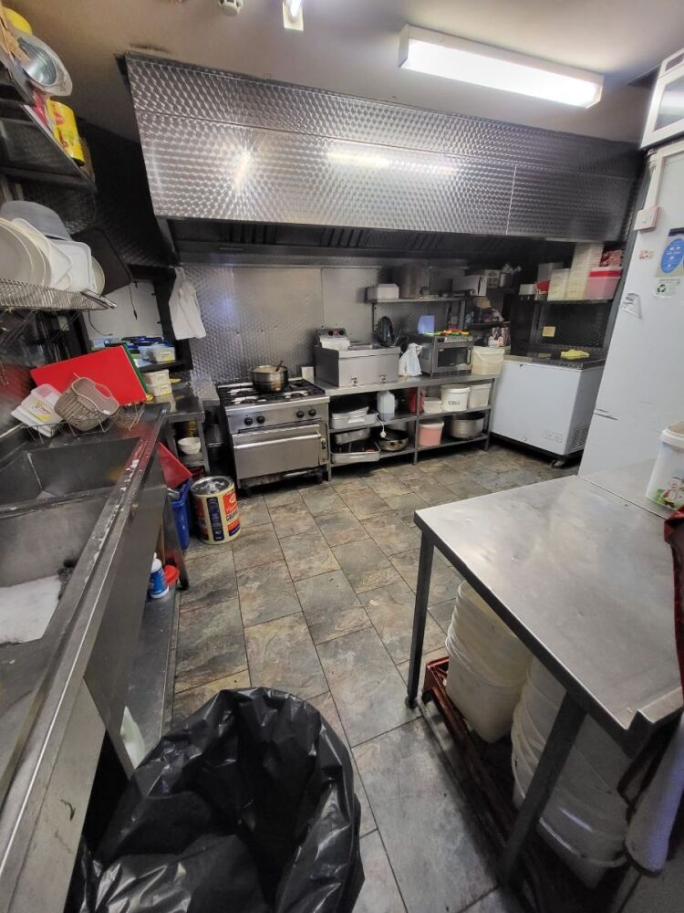 Mediterranean Restaurant and Takeaway for Sale in North London Photo 9