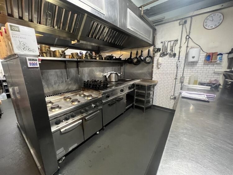 Mid-terrace restaurant for sale on Gloucester Road, Bristol with 1,500 ft² of space available Photo 9