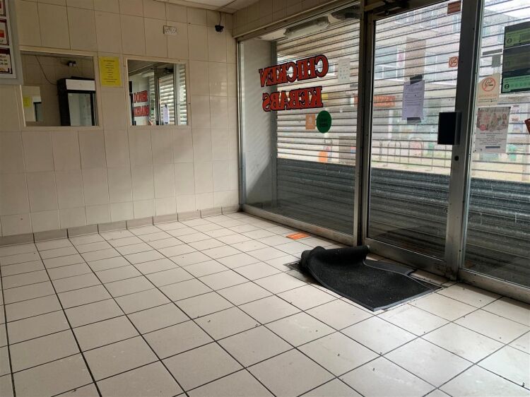 Commercial property in Bristol with 647 sq ft of customer space, kitchen, and parking available. Photo 9