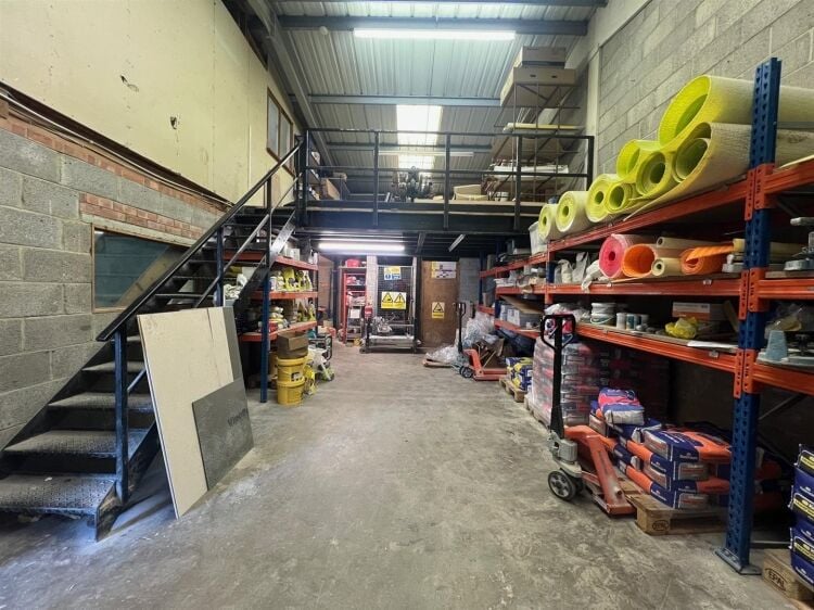 Light industrial unit for sale in Bedminster, Bristol with workshop, office, and storage space Photo 9