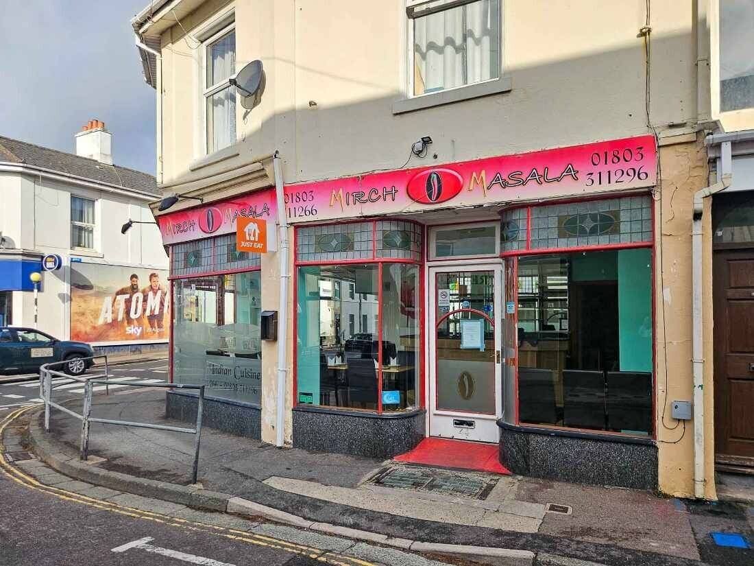 A fantastic corner-positioned restaurant/retail unit To Let Photo 9