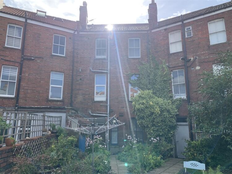 Ground floor commercial unit for sale in Bristol's Britannia Buildings with riverfront visibility Photo 9