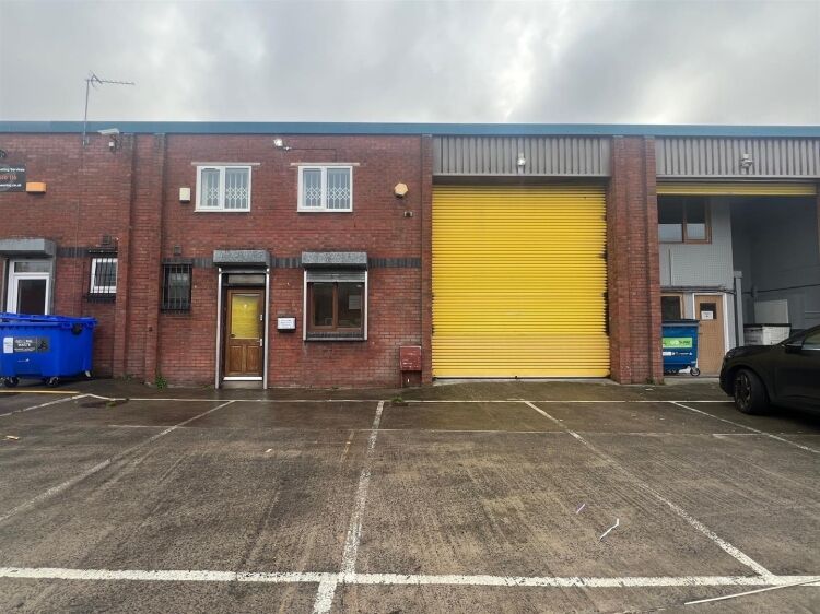 Modern industrial unit for sale in Eastpark Trading Estate, Bristol with office and parking Photo 9