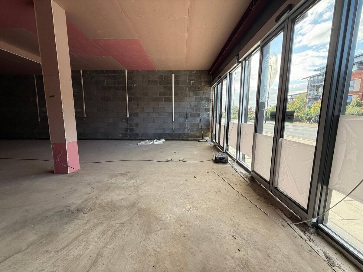 TO LET – Two Class E Retail / Commercial Units (Shell & Core) in TW14 Photo 9
