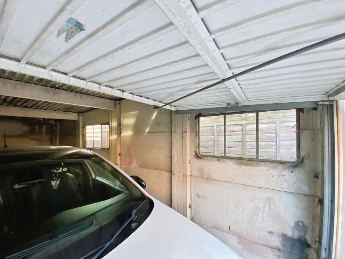 Two Lock-Up Garages with Forecourt for Sale in Caversham Reading Photo 9