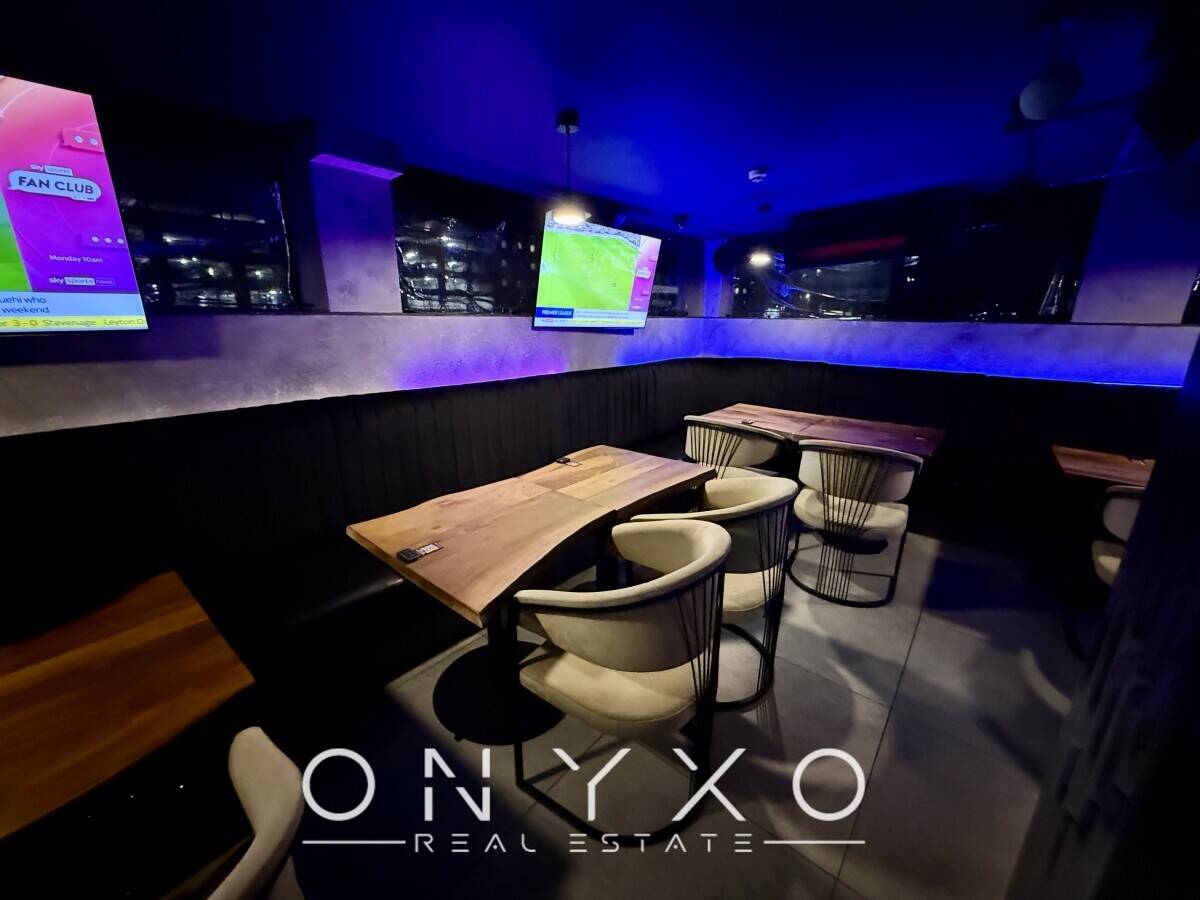 Fully Fitted Restaurant & Shisha Lounge with Late Night License TOLET In Bedfordshire Photo 9