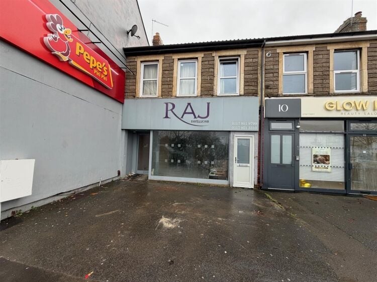 Mid-terrace former restaurant on Filton Road, Bristol, offering 800 ft² of potential space. Photo 9