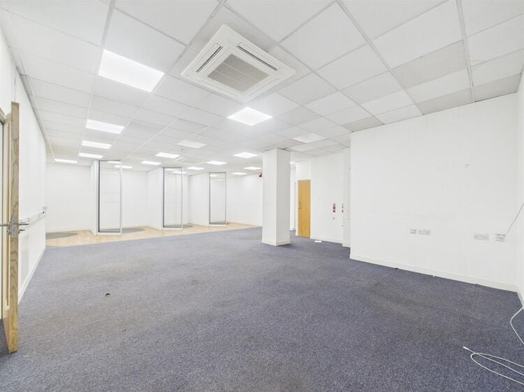 Former bank building in Bristol City Centre with ground floor office and basement storage available Photo 9