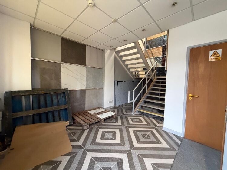 Modern two-storey commercial unit with workshop and offices in Bristol Photo 9