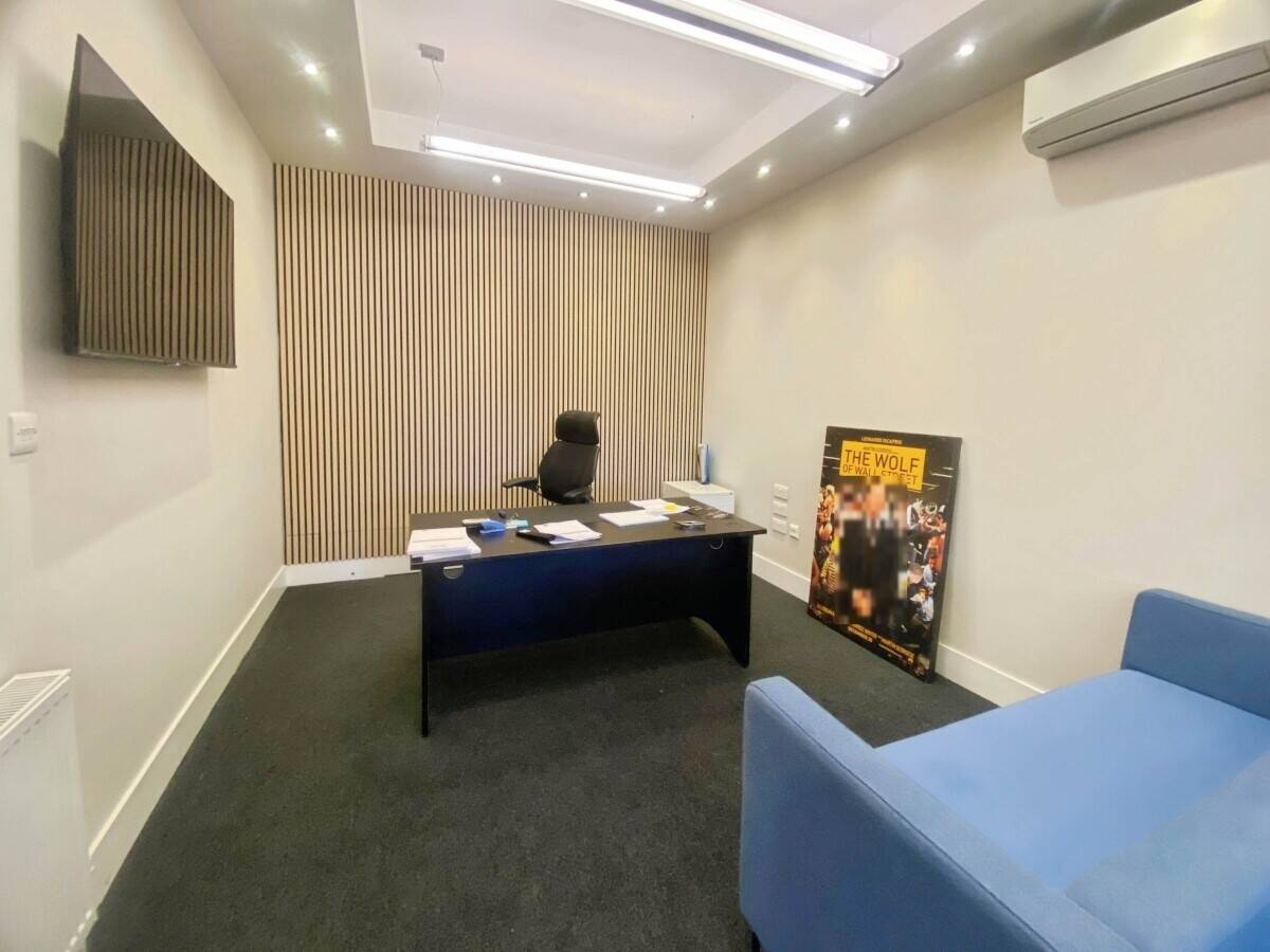 Modern Warehouse and Offices for Sale in Wickford Essex with Versatile Space Available Photo 9