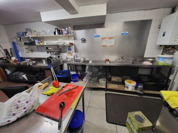 Very Long Running Fried Chicken and Kebab shop Business for Sale in Crouch End/ North London: with REF: CS0781 Photo 9