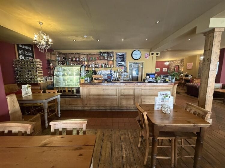 Fully fitted 2,300 sq ft restaurant lease available in Bristol with commercial kitchen and seating. Photo 9