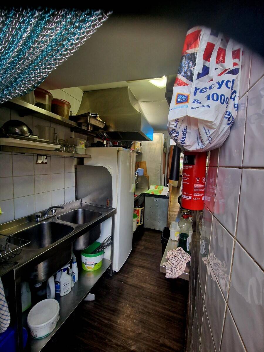 Takeaway for Sale in City of London with Late Licence and Low Rent Photo 9