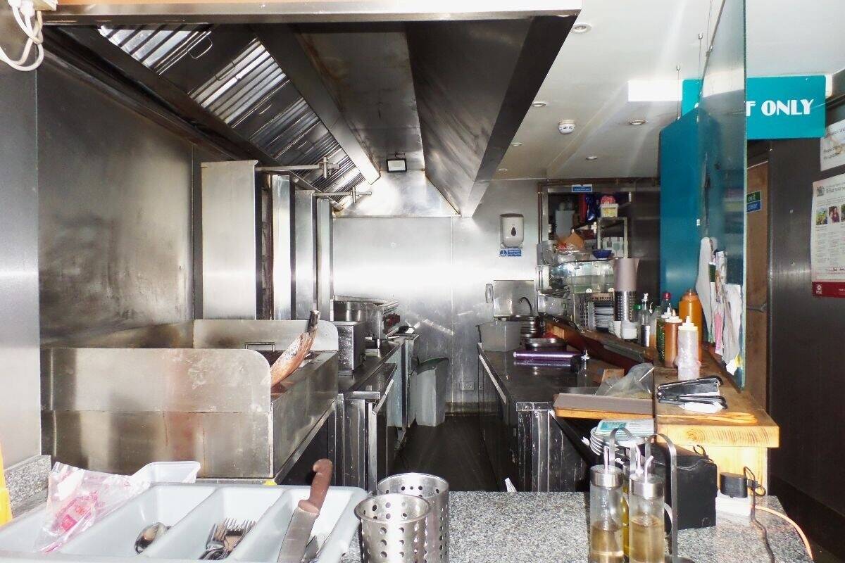 A3 Licensed Restaurant Available on Sought After Wellfield Road, Cardiff Photo 9