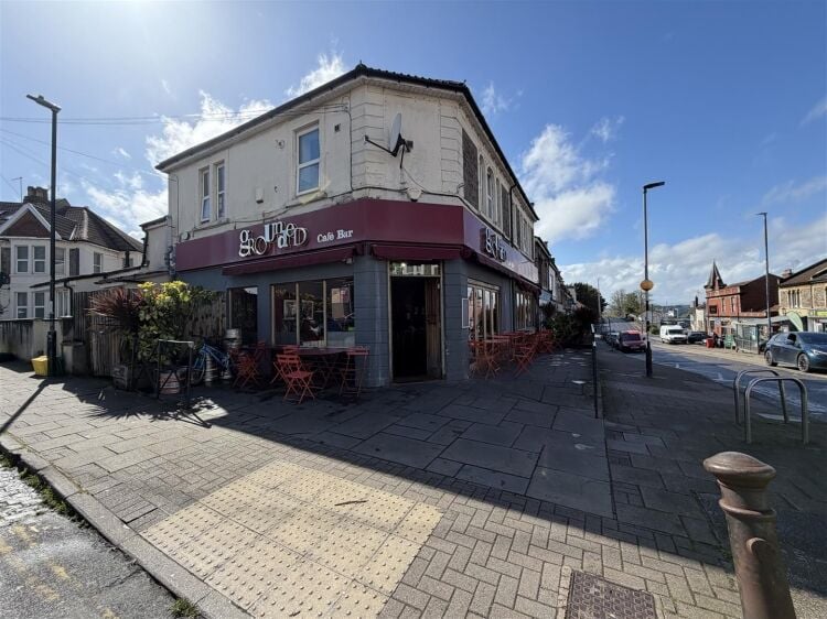 Lease available for fully fitted restaurant premises in Bristol, 1,458 sq ft on Sandy Park Road Photo 9