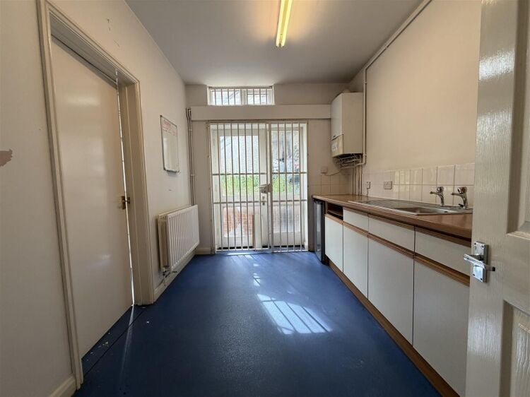 Triple Fronted Former Bank Premises for Sale in Redfield Bristol with 1,545 Sq Ft of Space Photo 9