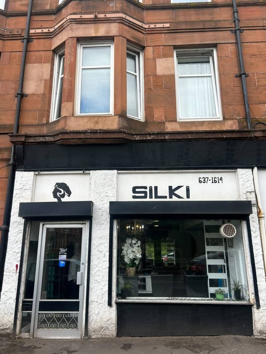 Freehold Commercial Property in Cathcart Glasgow Formerly Used as a Hair Salon for Sale Photo 9
