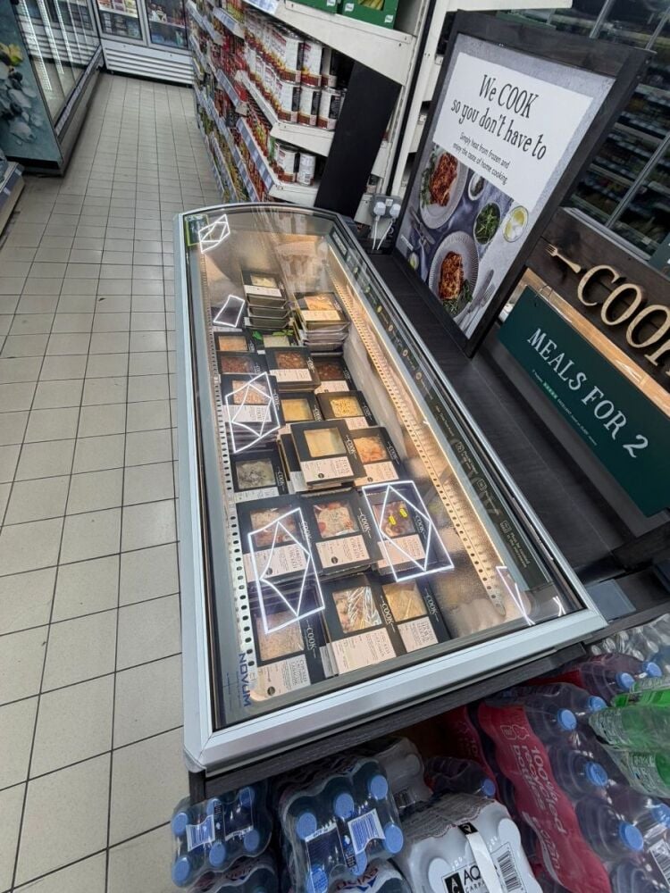 Refurbished Convenience Store for Sale in Poole, Dorset with 2500 sq.ft Retail Area Photo 9