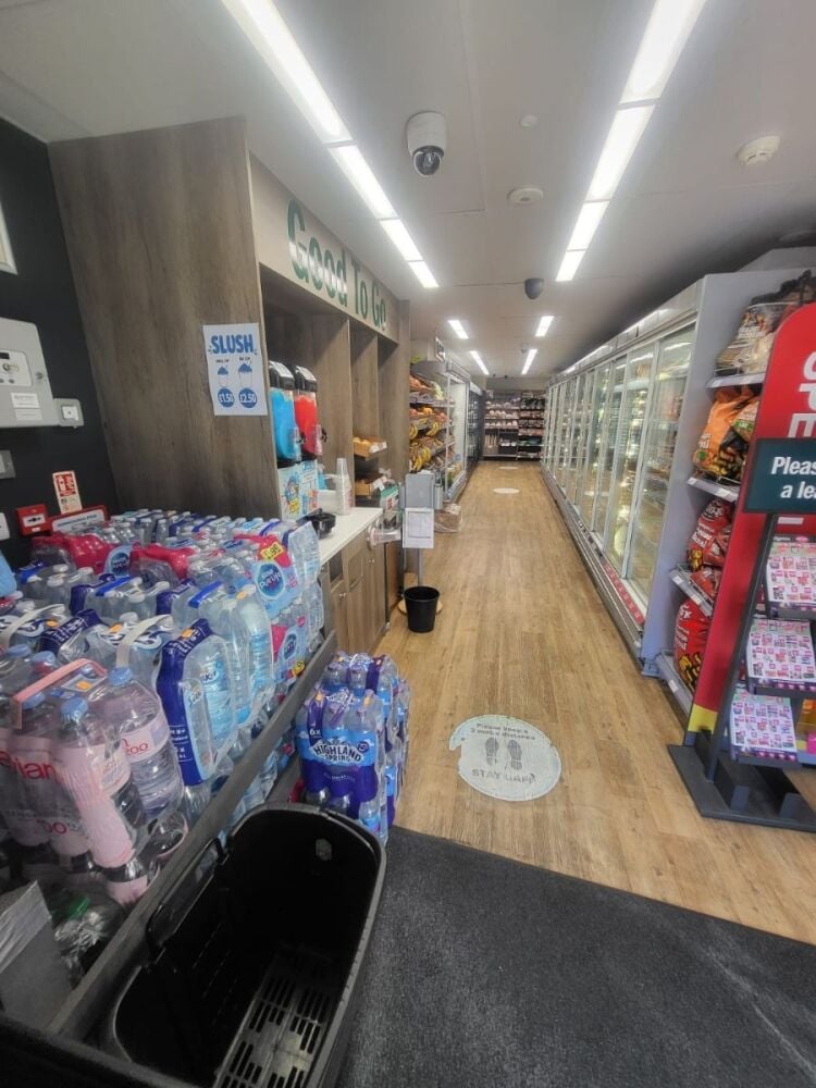 Refurbished convenience store for sale in Hornchurch East London with potential for expansion Photo 9