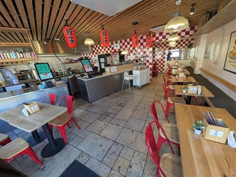 Fully fitted restaurant for sale in Clifton Triangle, Bristol with commercial extraction system. Photo 9