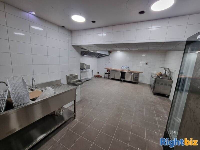 Large Restaurant and Licensed Premises in Cambuslang with Parking, Ideal for Functions or Offices Photo 9