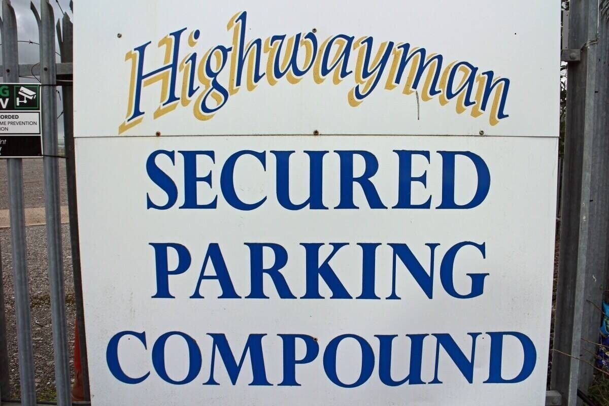 Prime Cardiff Airport Secure Parking Business with Bonus Pub for Sale Photo 9