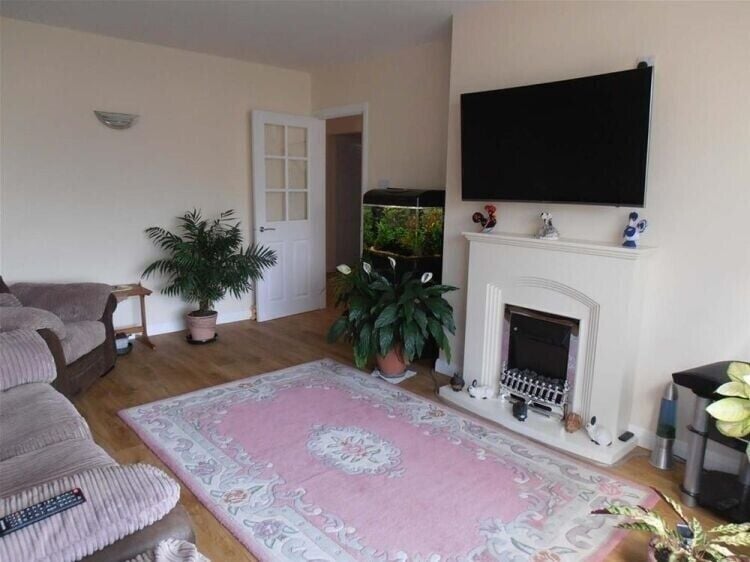 Former Care Home in Gillingham Dorset for Sale - Expansion Potential and Full Occupancy History Photo 9