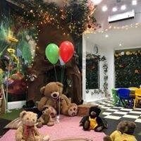 Wonderland Parties and Events Franchise LTD Logo