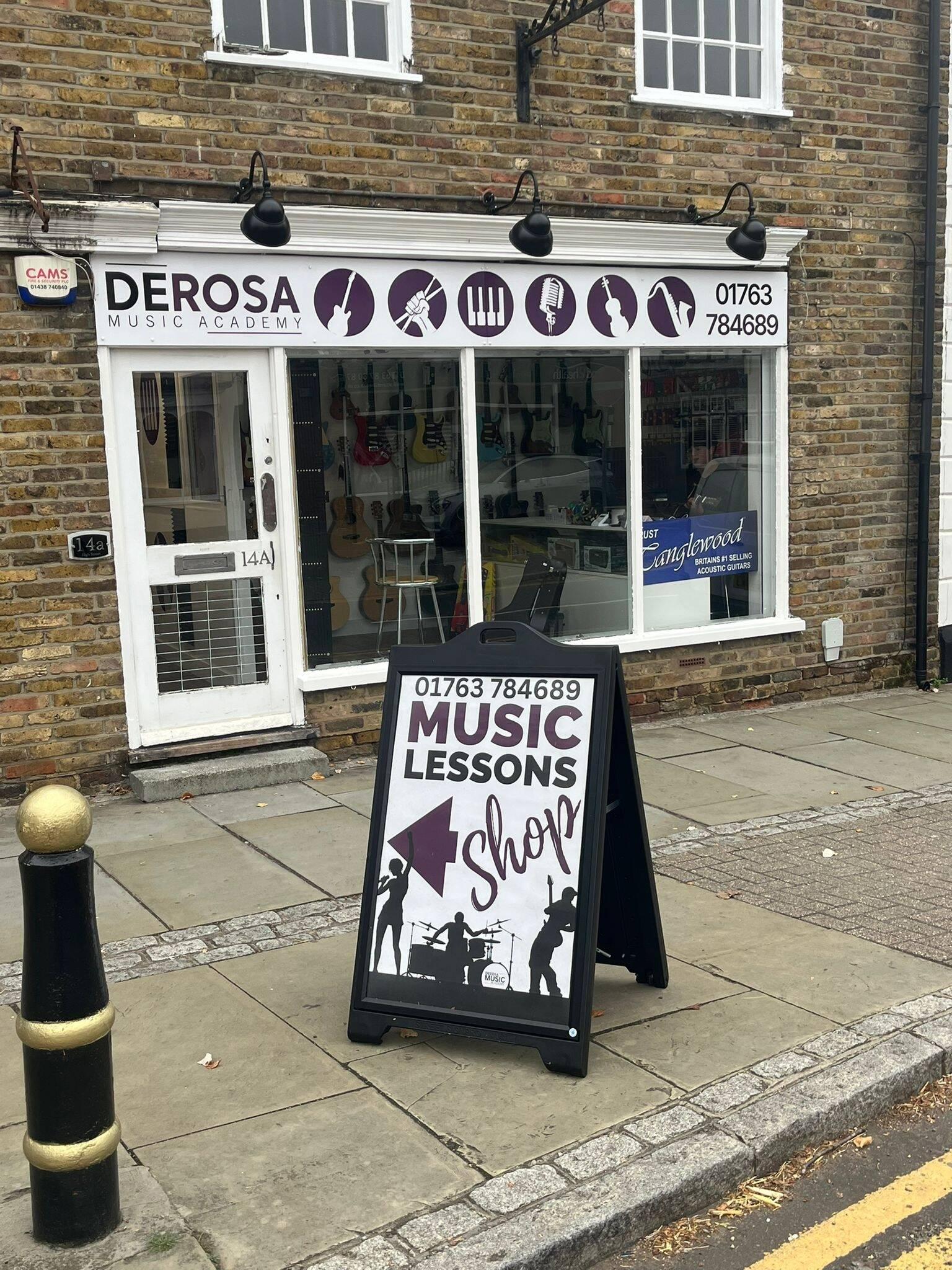 DeRosa Music Academy Logo