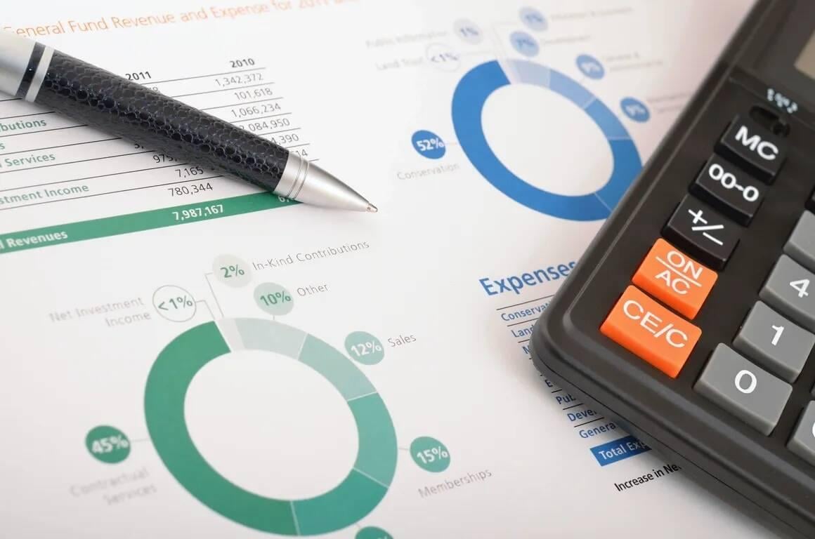 Digital Tax Accountant Logo