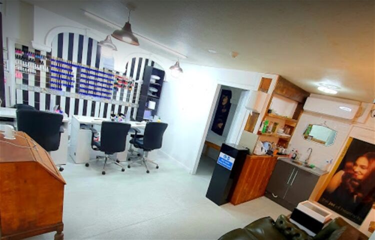 SUPERB UNISEX HAIR SALON & BEAUTY SPA IN BIRMINGHAM SUPERB UNISEX HAIR SALON & BEAUTY SPA IN BIRMINGHAM