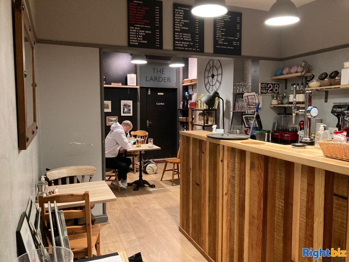 DELIGHTFUL COSY CAFÉ IN ENFIELD, N21 Photo 1