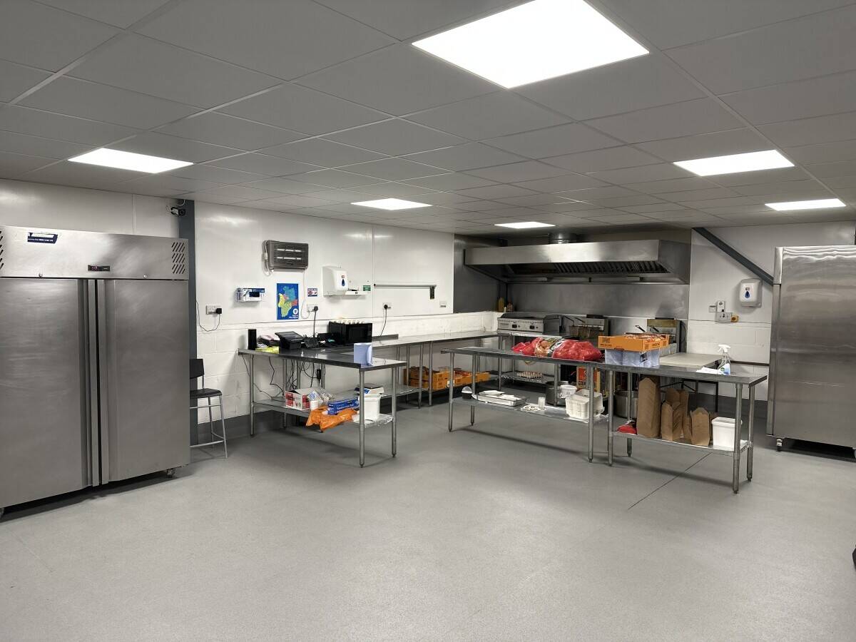 Fully equipped catering unit in Warrington  Photo 1