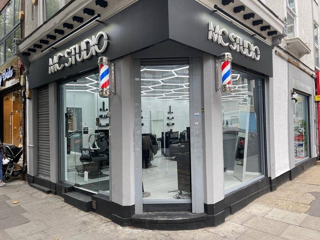 Beauty salon and Aesthetics clinic for sale in Finsbury Park