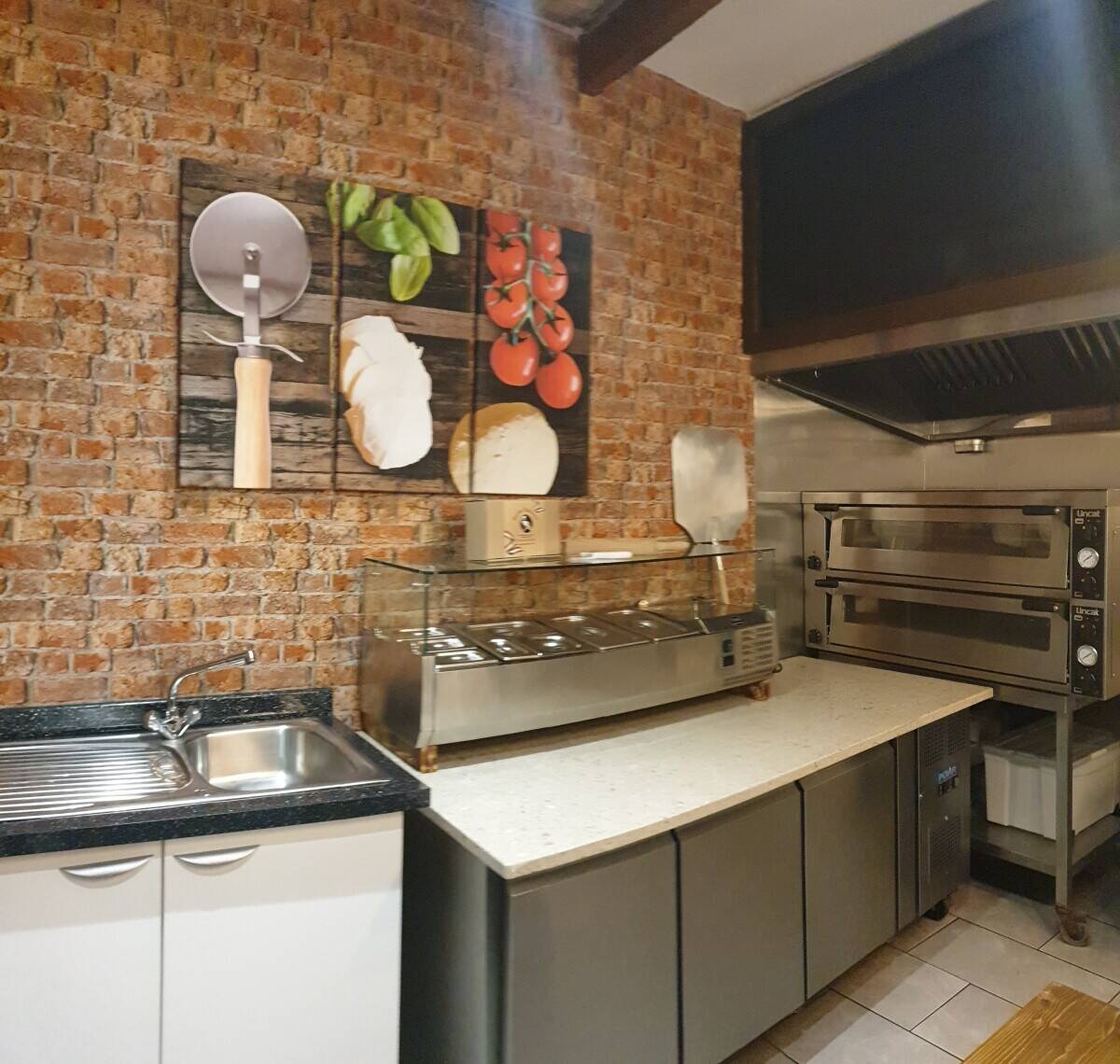 Italian Takeaway for sale Photo 1